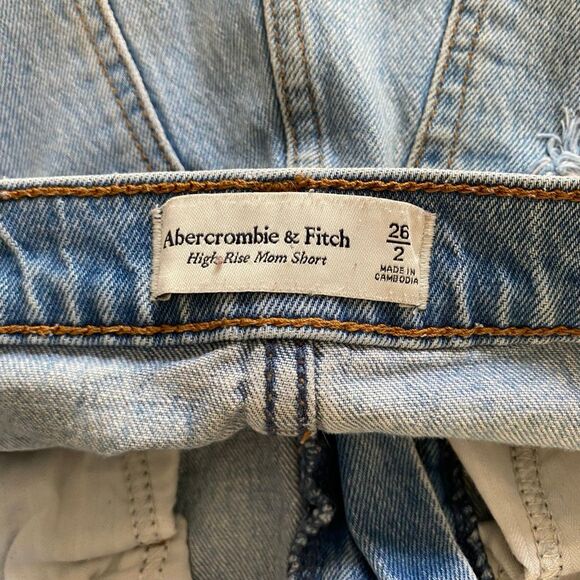 Abercrombie & Fitch High Rise Mom Shorts 26 / 2 Distressed Denim Cutoff Light Wa - Picture 3 of 10